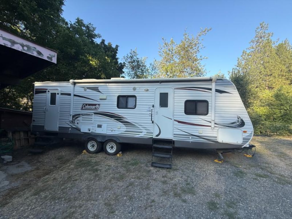 Used 2013 Dutchman Yukon Coleman 32