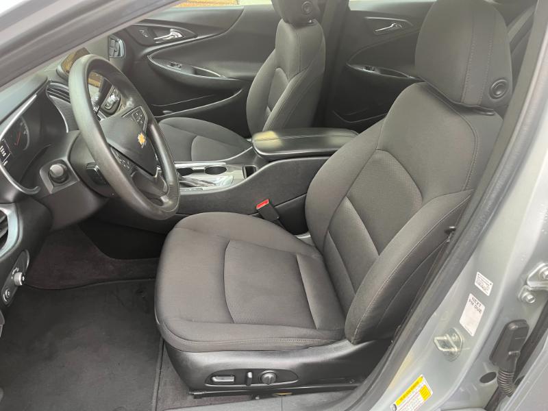 2020 Chevrolet Malibu photo 4