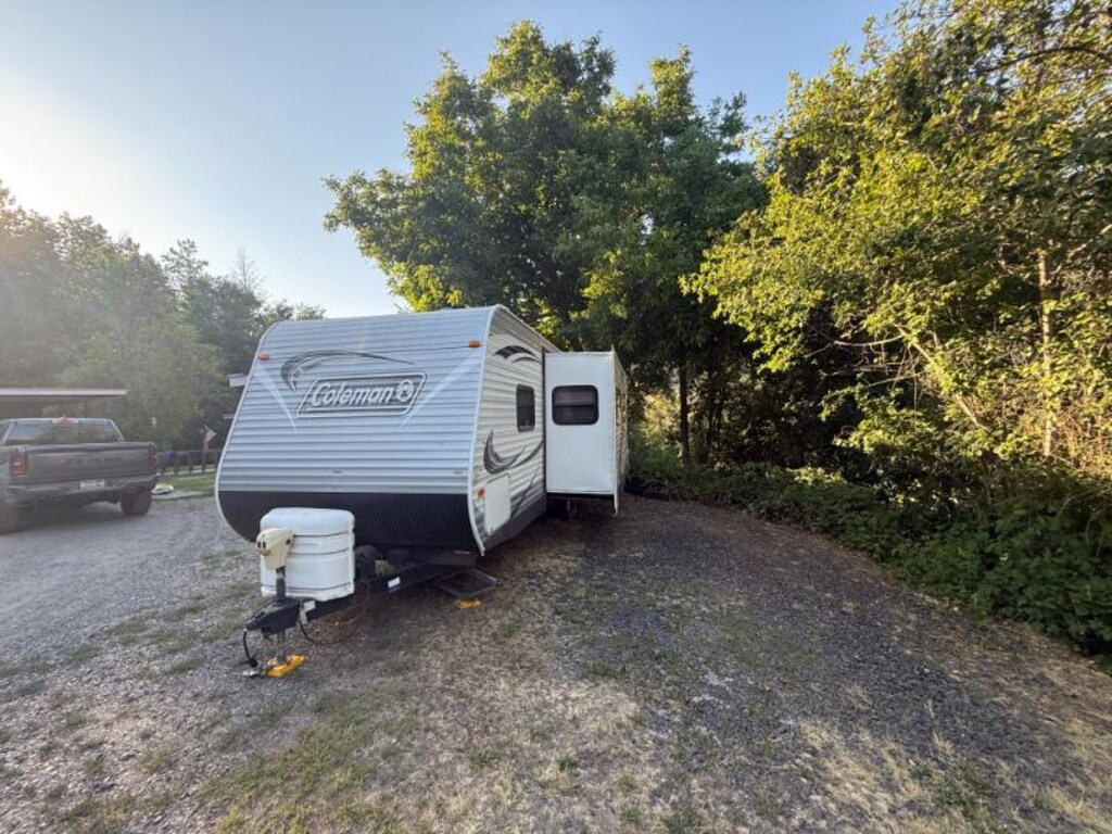 Used 2013 Dutchman Yukon Coleman 32