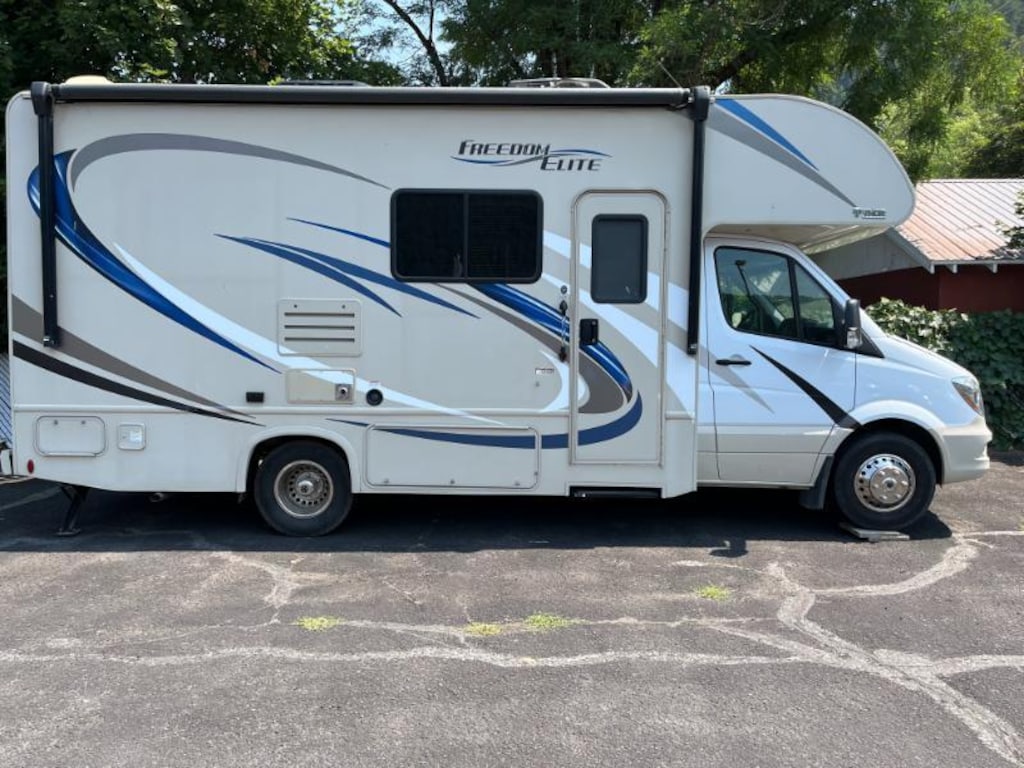 Used 2018 Thor Motor Coach Freedom Elite