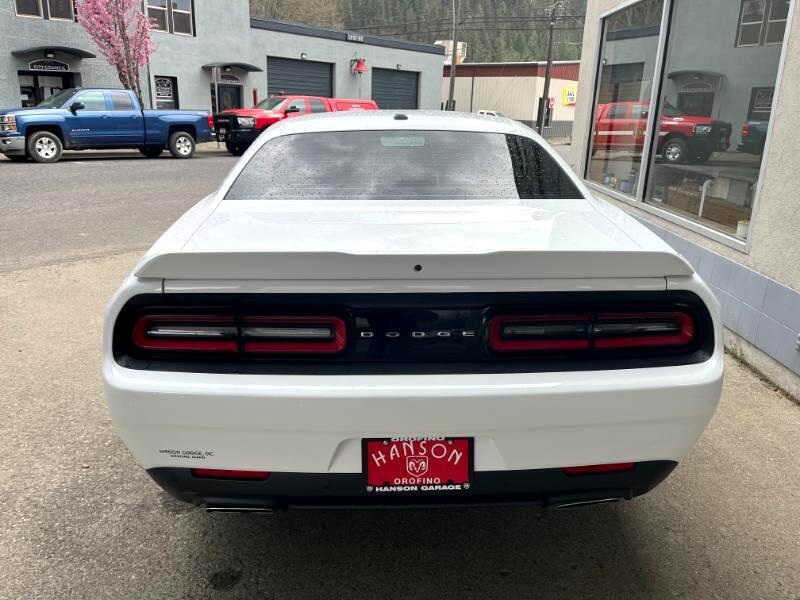 2015 Dodge Challenger R/T photo 2