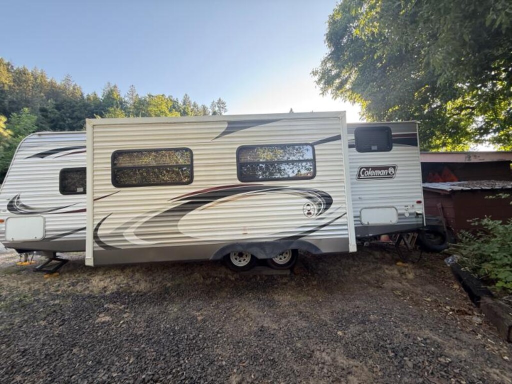 Used 2013 Dutchman Yukon Coleman 32