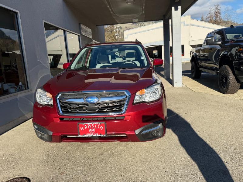 2017 Subaru Forester 2.5i Premium photo 2