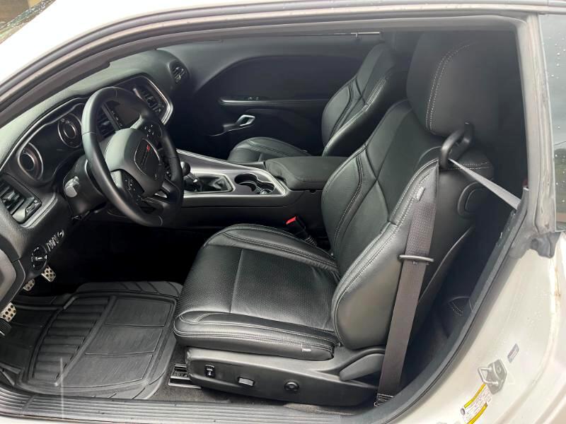 2015 Dodge Challenger R/T photo 4