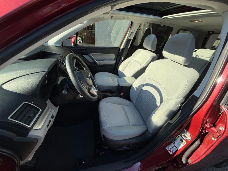 2017 Subaru Forester 2.5i Premium photo 4