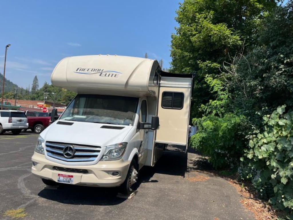 Used 2018 Thor Motor Coach Freedom Elite