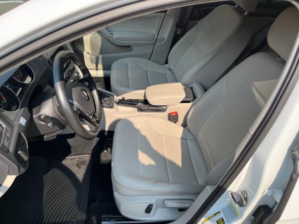 Used 2015 Volkswagen Golf Sportwagen 4dr DSG TDI S