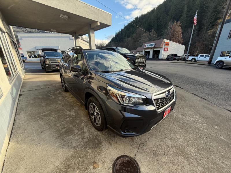 2019 Subaru Forester 2.5i Premium photo 2
