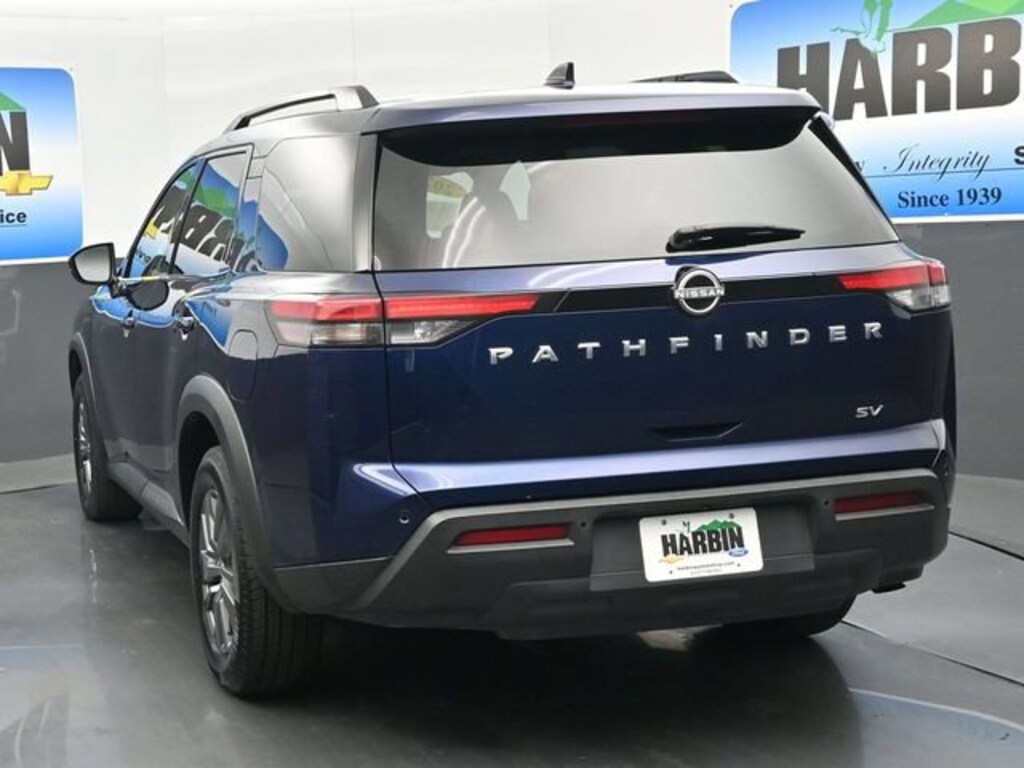 Used 2024 Nissan Pathfinder SV