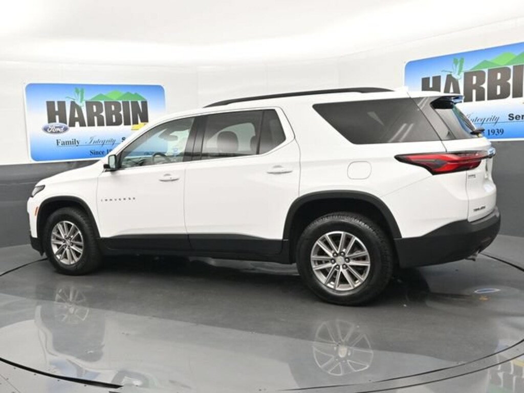 Used 2023 Chevrolet Traverse LT Cloth SUV