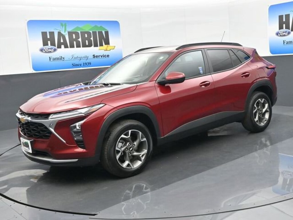 Used 2025 Chevrolet Trax LT SUV