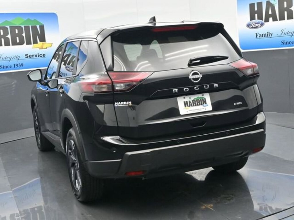 Used 2025 Nissan Rogue SV