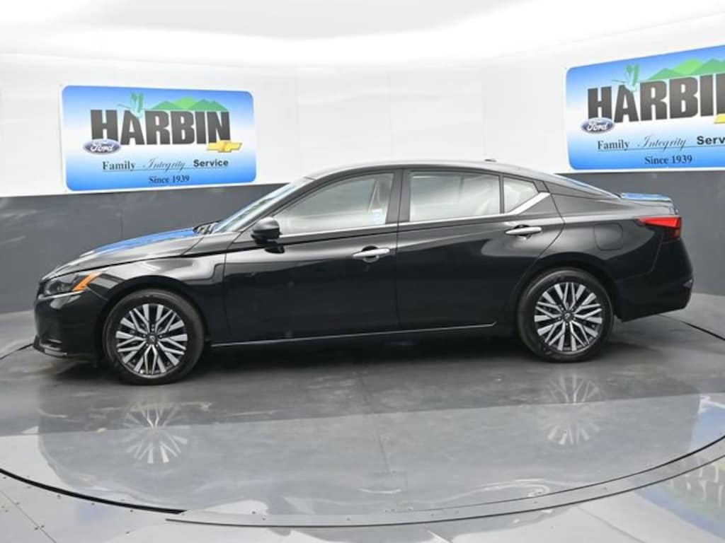 Used 2025 Nissan Altima SV