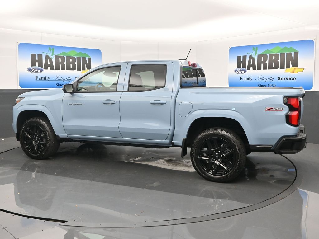2025 Chevrolet Colorado Z71 photo 3
