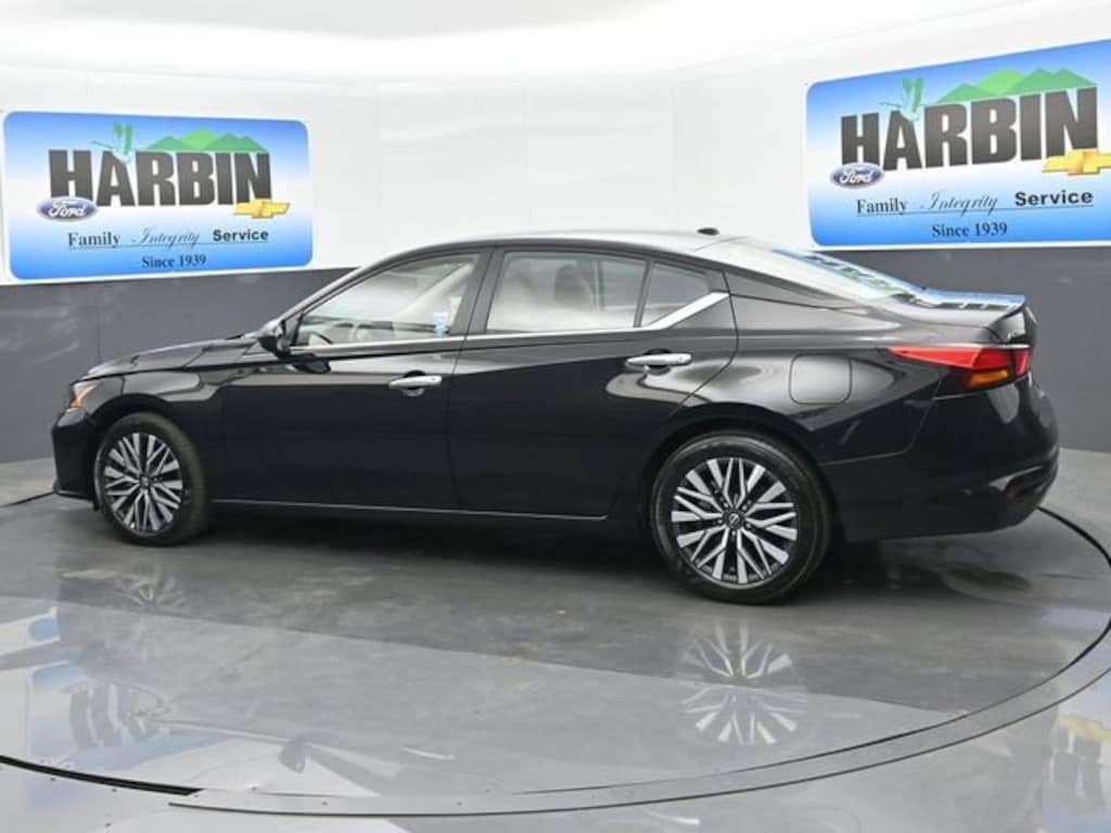 Used 2025 Nissan Altima SV