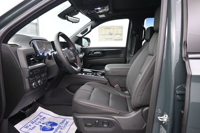 2026 Chevrolet Suburban RST - Photo 14