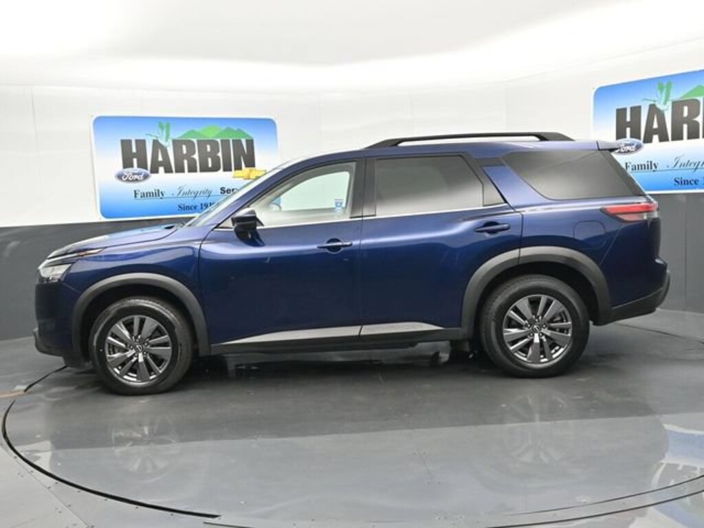 Used 2024 Nissan Pathfinder SV