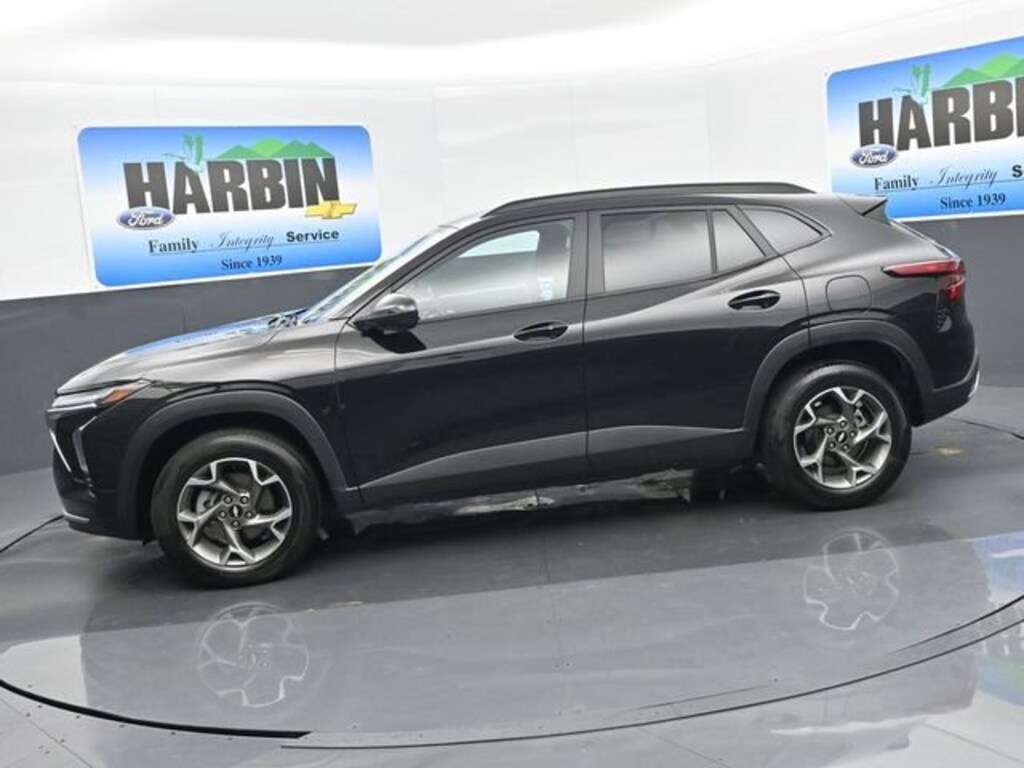 Used 2025 Chevrolet Trax LT SUV