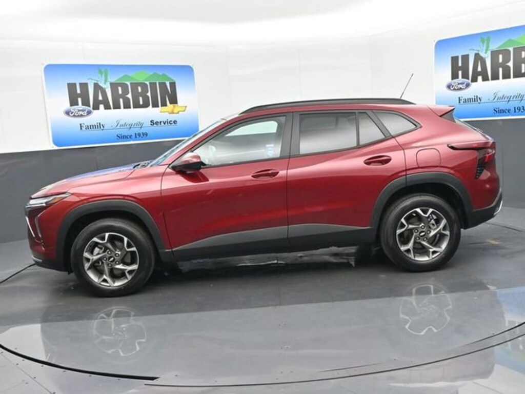 Used 2025 Chevrolet Trax LT SUV