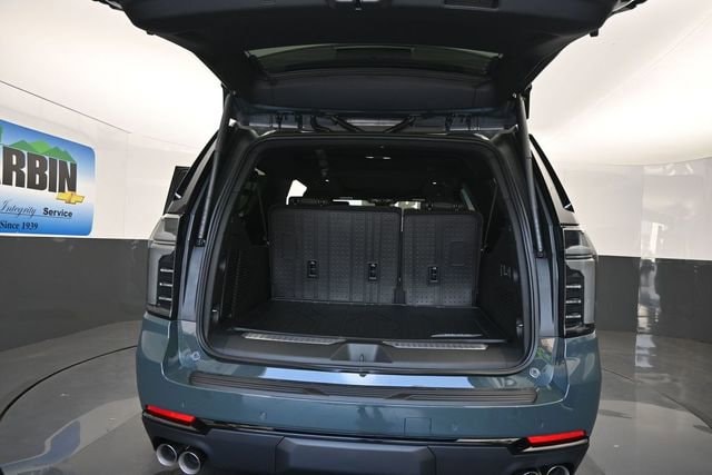 2026 Chevrolet Suburban RST - Photo 8