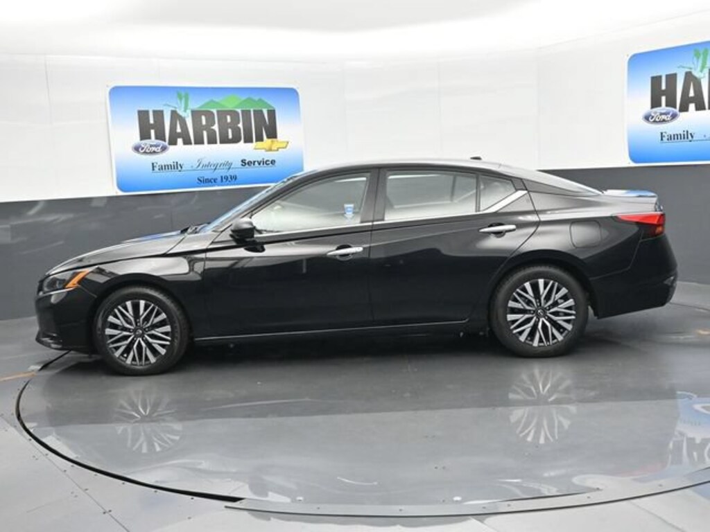 Used 2025 Nissan Altima SV