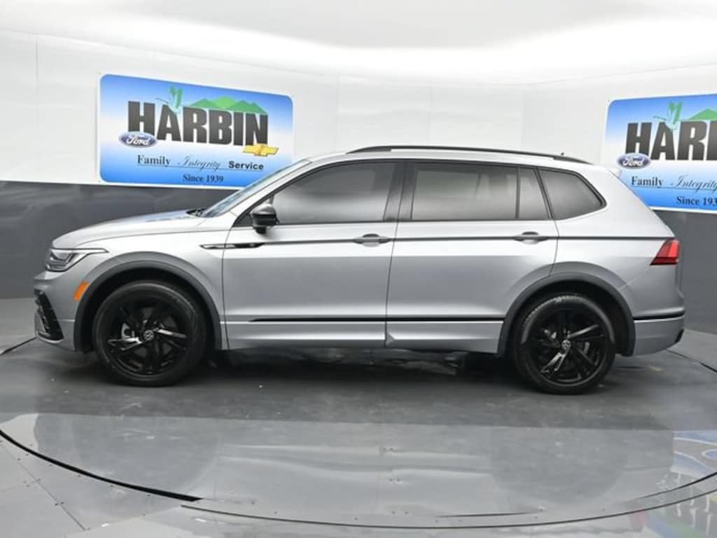 Used 2023 Volkswagen Tiguan SE R-Line Black