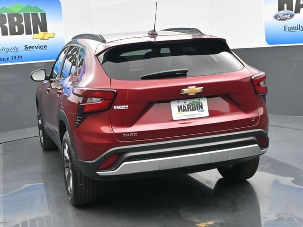 Used 2025 Chevrolet Trax LT SUV