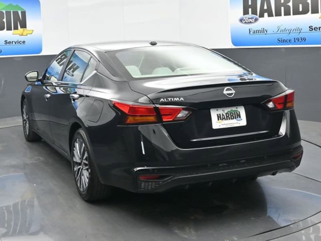Used 2025 Nissan Altima SV