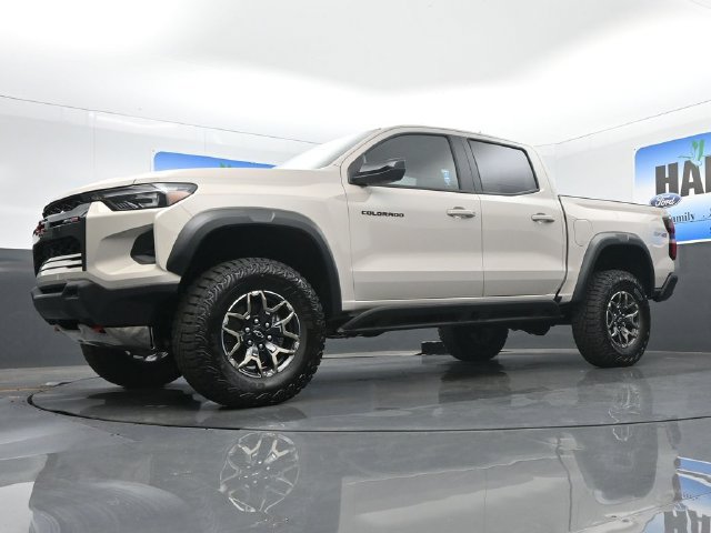 2026 Chevrolet Colorado ZR2 - Photo 17