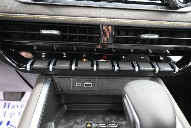 2026 Chevrolet Colorado ZR2 - Photo 16