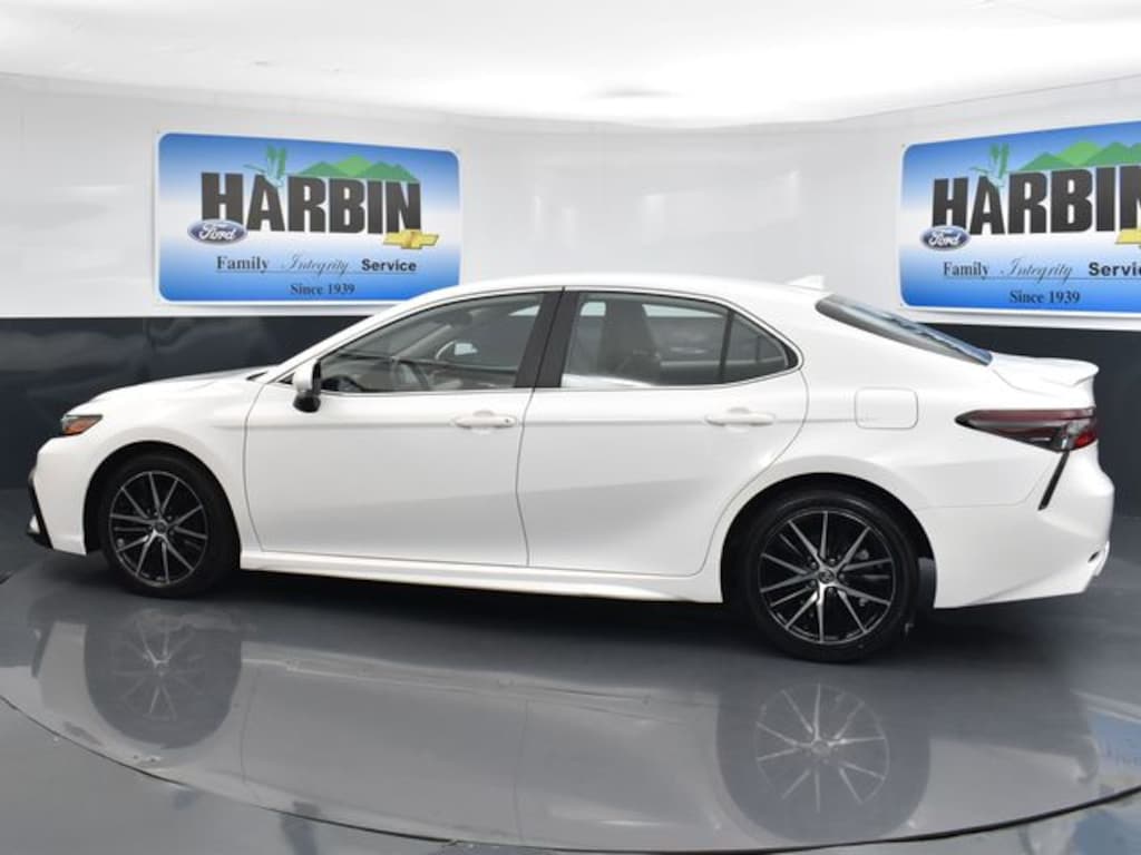 Used 2022 Toyota Camry SE Sedan