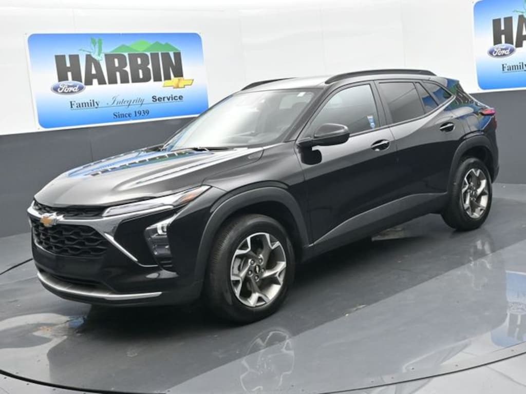 Used 2025 Chevrolet Trax LT SUV