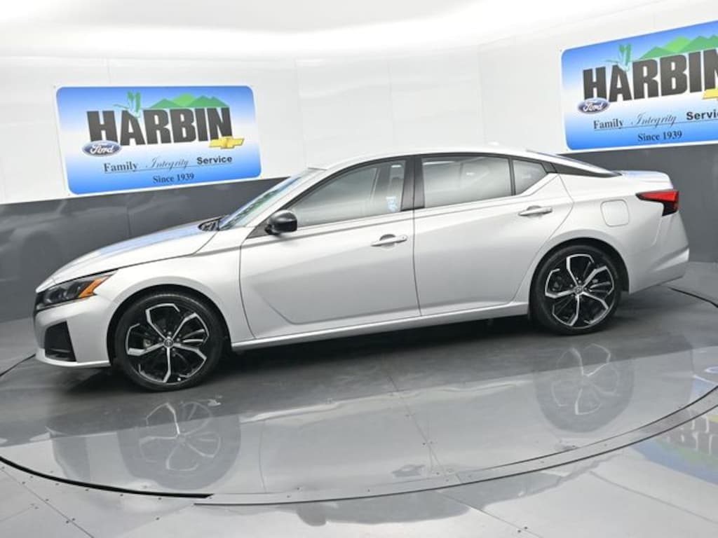 Used 2025 Nissan Altima 2.5 SR Sedan