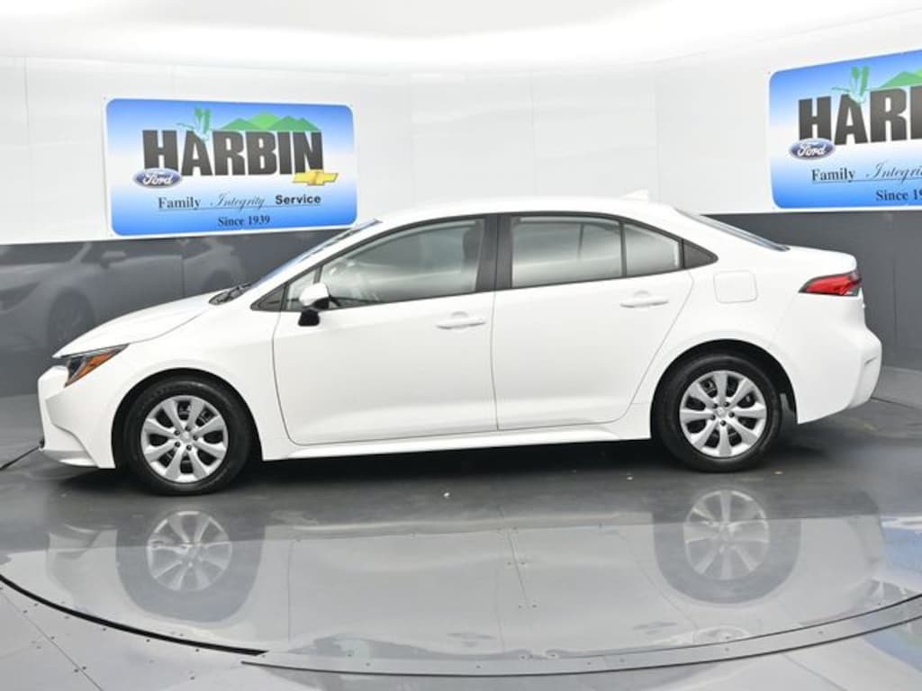 Used 2024 Toyota Corolla LE Sedan