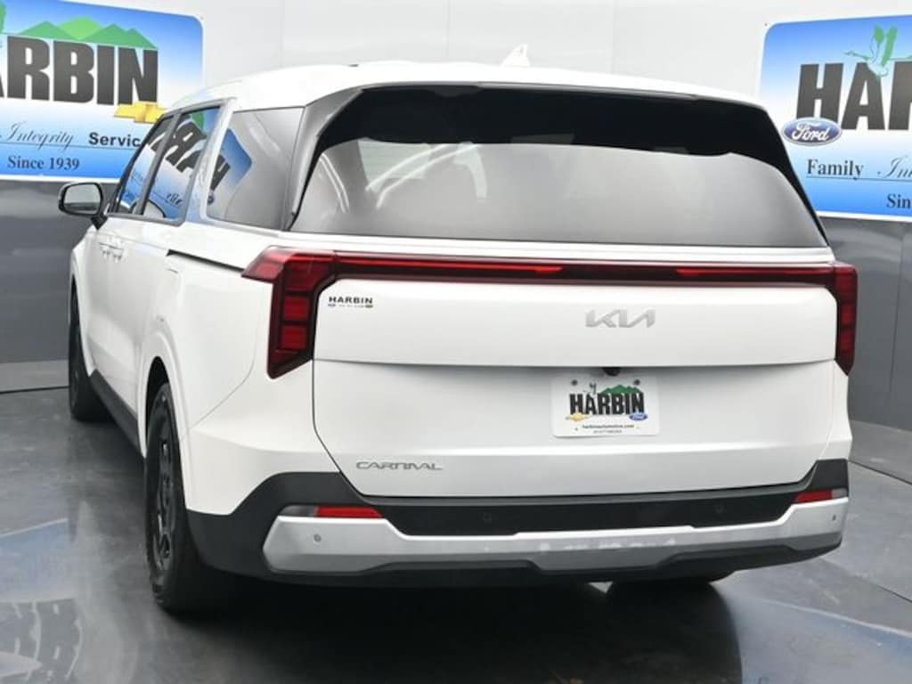 Used 2025 Kia Carnival LXS Minivan/Van