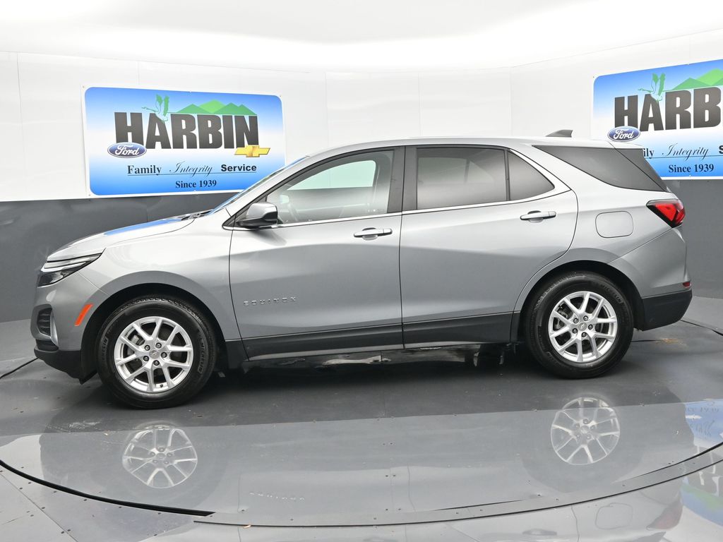 2024 Chevrolet Equinox LT photo 2