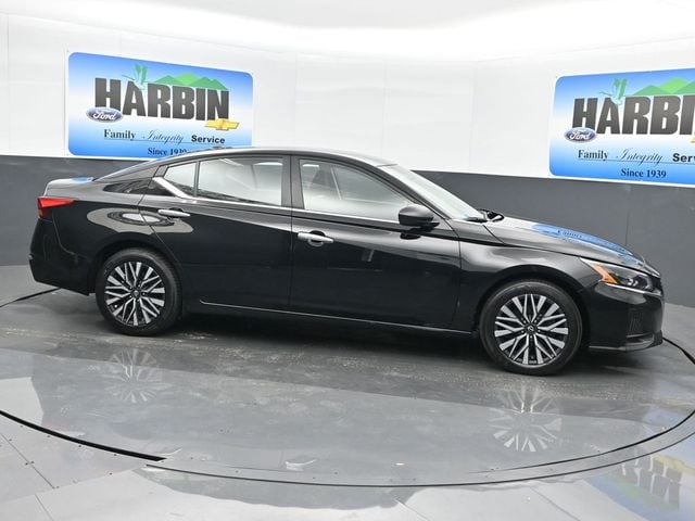 2025 Nissan Altima SV - Photo 7