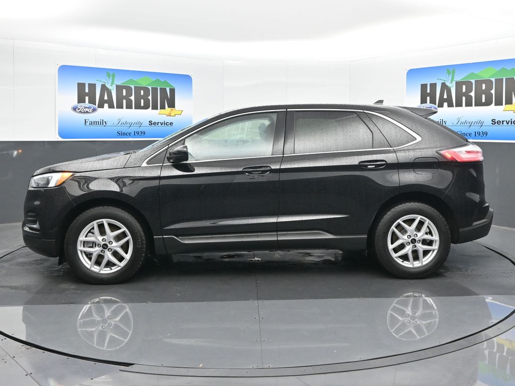 2024 Ford Edge SEL photo 2