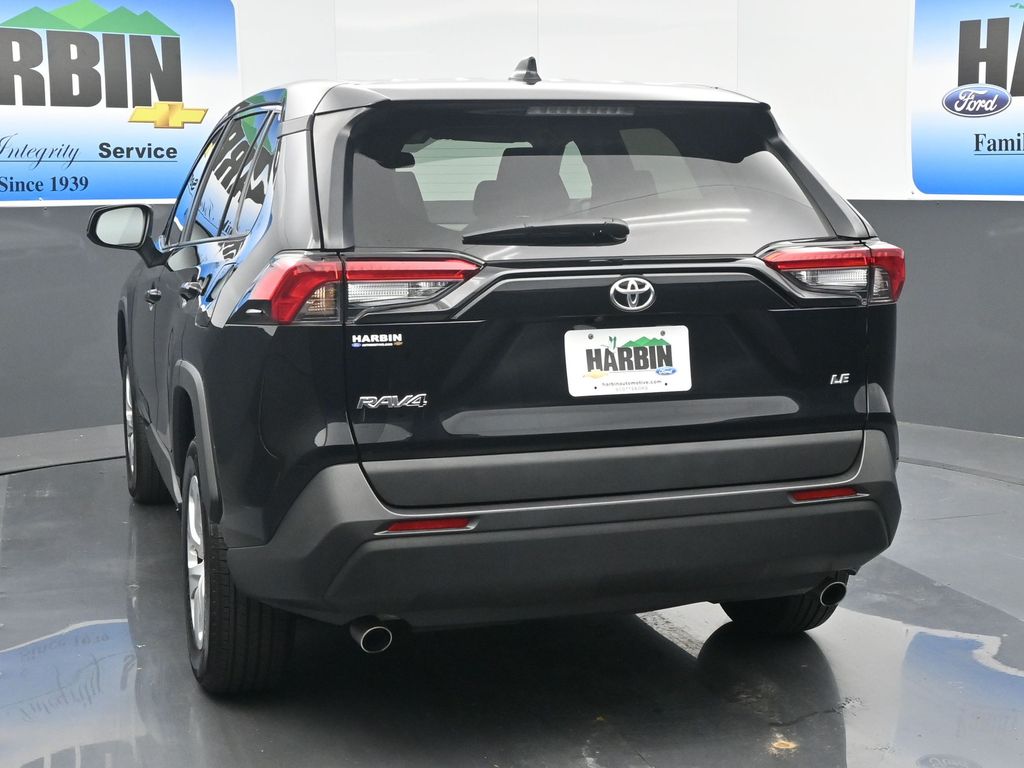 2024 Toyota RAV4 LE photo 4