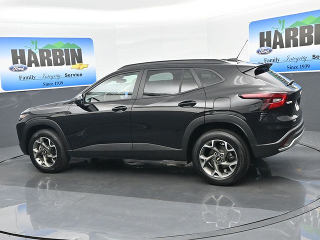 2025 Chevrolet Trax LT photo 3