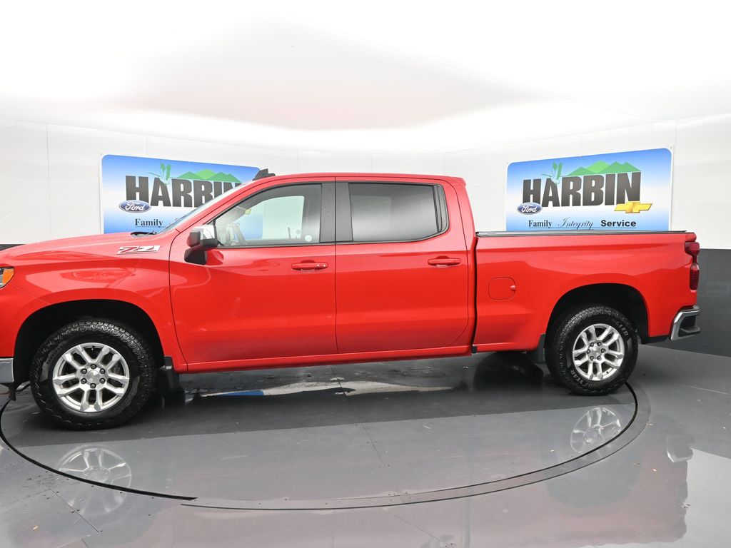 2024 Chevrolet Silverado 1500 LT photo 2