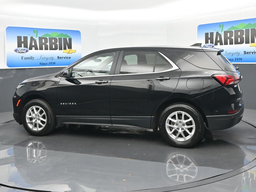 2024 Chevrolet Equinox LT photo 3