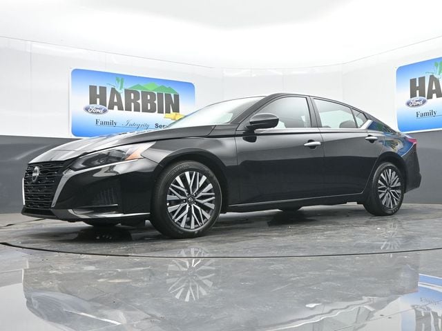 2025 Nissan Altima SV - Photo 18