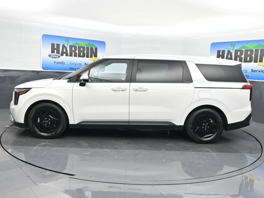 Used 2025 Kia Carnival LXS Minivan/Van