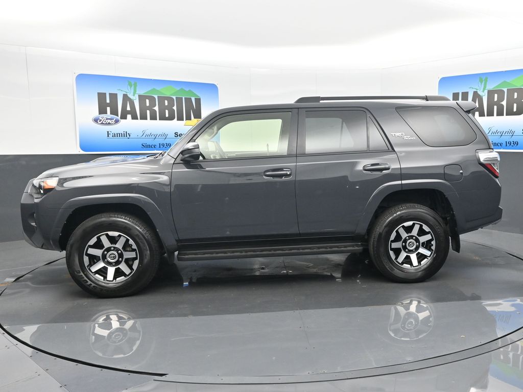 2024 Toyota 4Runner TRD Off-Road photo 2