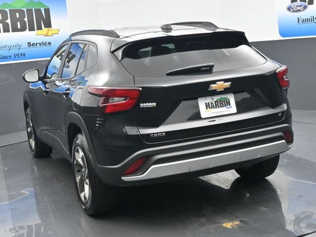 Used 2025 Chevrolet Trax LT SUV