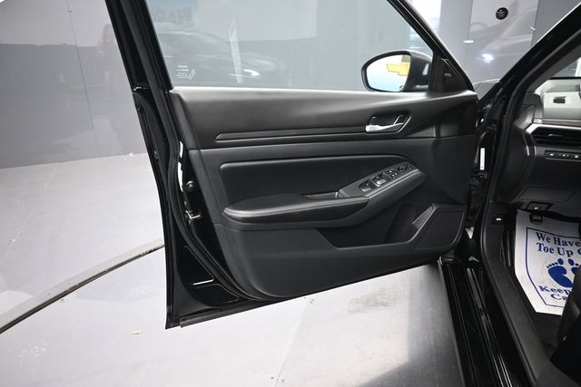 2025 Nissan Altima SV - Photo 9