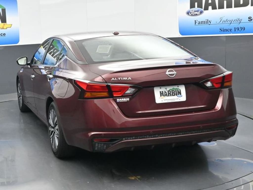 Used 2025 Nissan Altima 2.5 SV Sedan