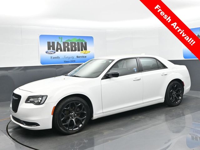 2019 Chrysler 300 Touring