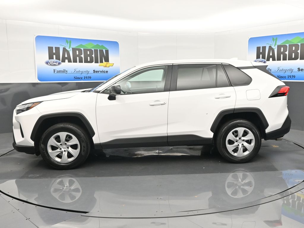 2024 Toyota RAV4 LE photo 2